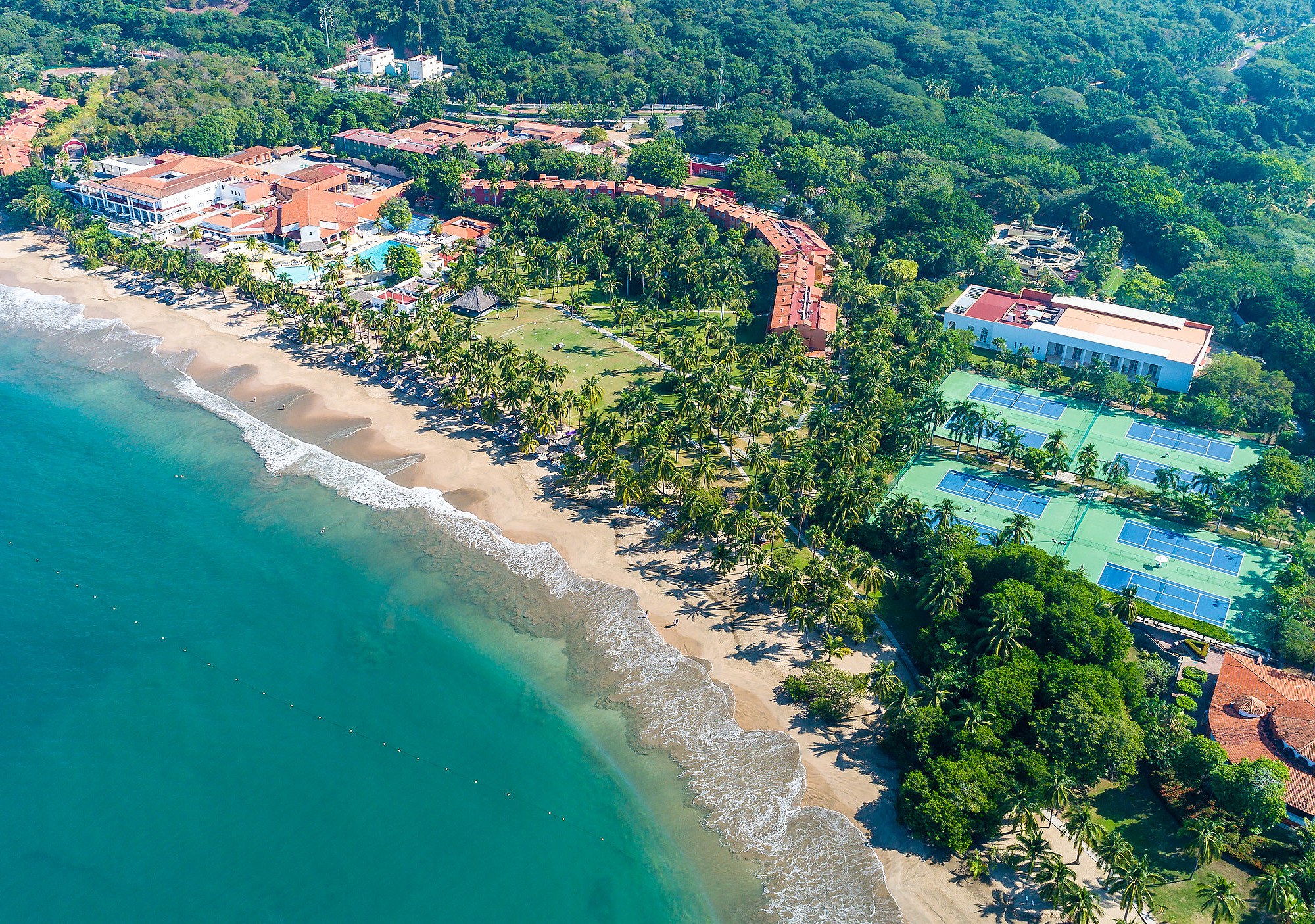 club med ixtapa dress code What new dress code should we create next for our unforgettable Club Med parties? #ClubMed