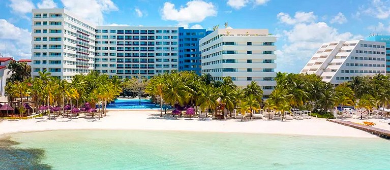 Grand Oasis Palm