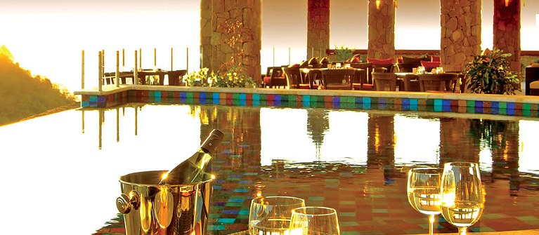 Jade Mountain Resort