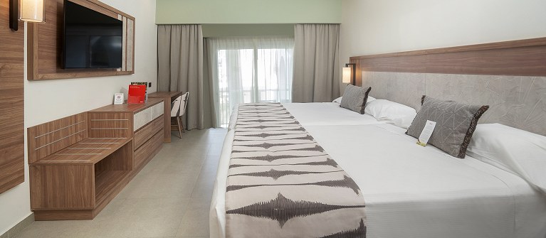 Riu Flamingos