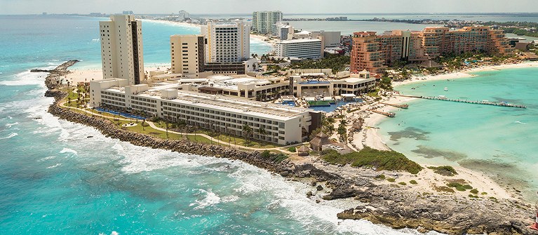 Turquoize Adult Tower At Hyatt Ziva Cancun