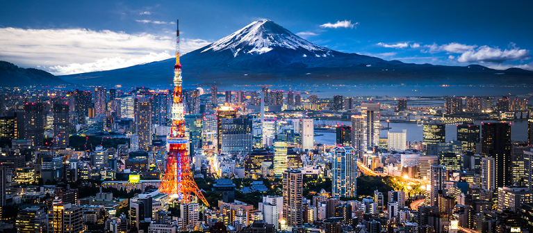 Between Landscapes and Traditions of Japan