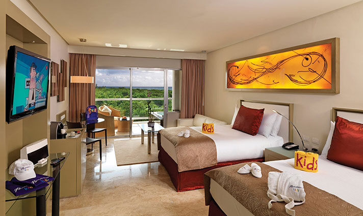 room of paradisius la esmeralda