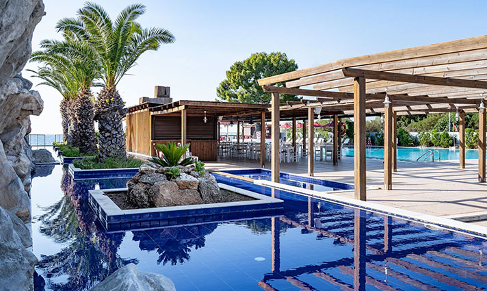 Kinetta Beach Resort