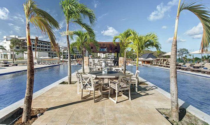 Royalton swimming pool in Saint Lucia